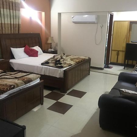 Mir Continental Hotel Muzaffarabad Eksteriør bilde