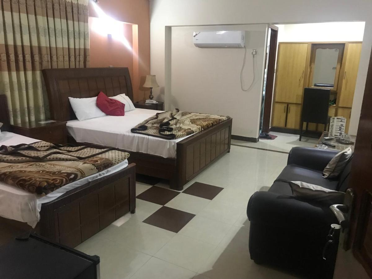 Mir Continental Hotel Muzaffarabad Eksteriør bilde