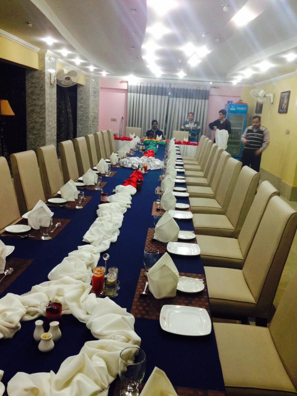 Mir Continental Hotel Muzaffarabad Eksteriør bilde