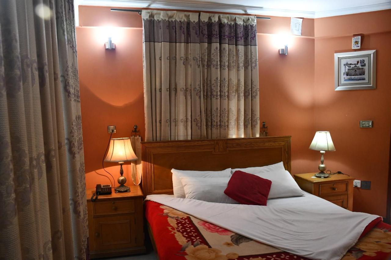 Mir Continental Hotel Muzaffarabad Eksteriør bilde