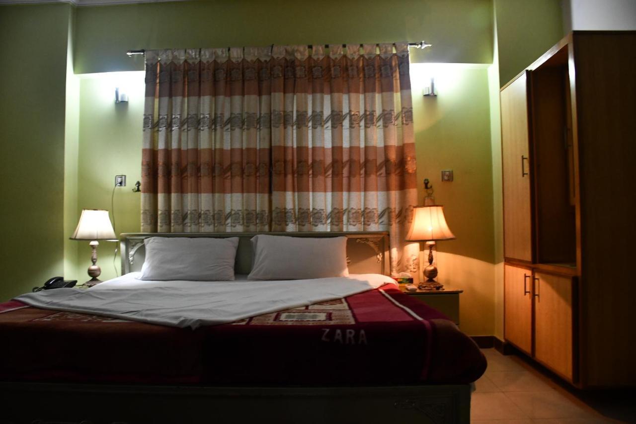 Mir Continental Hotel Muzaffarabad Eksteriør bilde